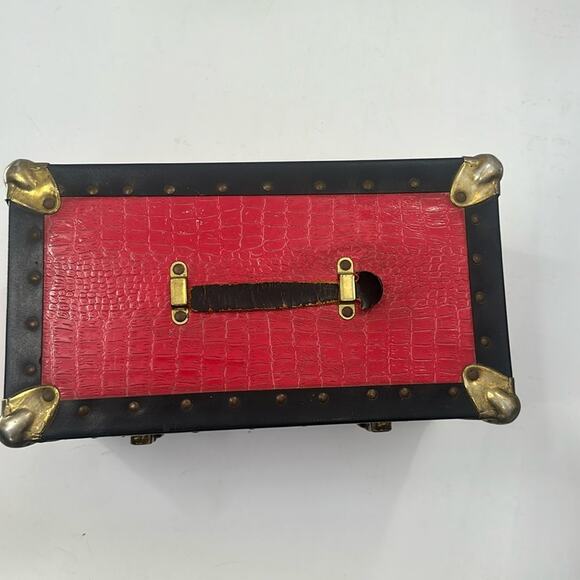Vintage Red Buxton faux alligator and faux wood lined mini trunk/train case - Picture 8 of 16